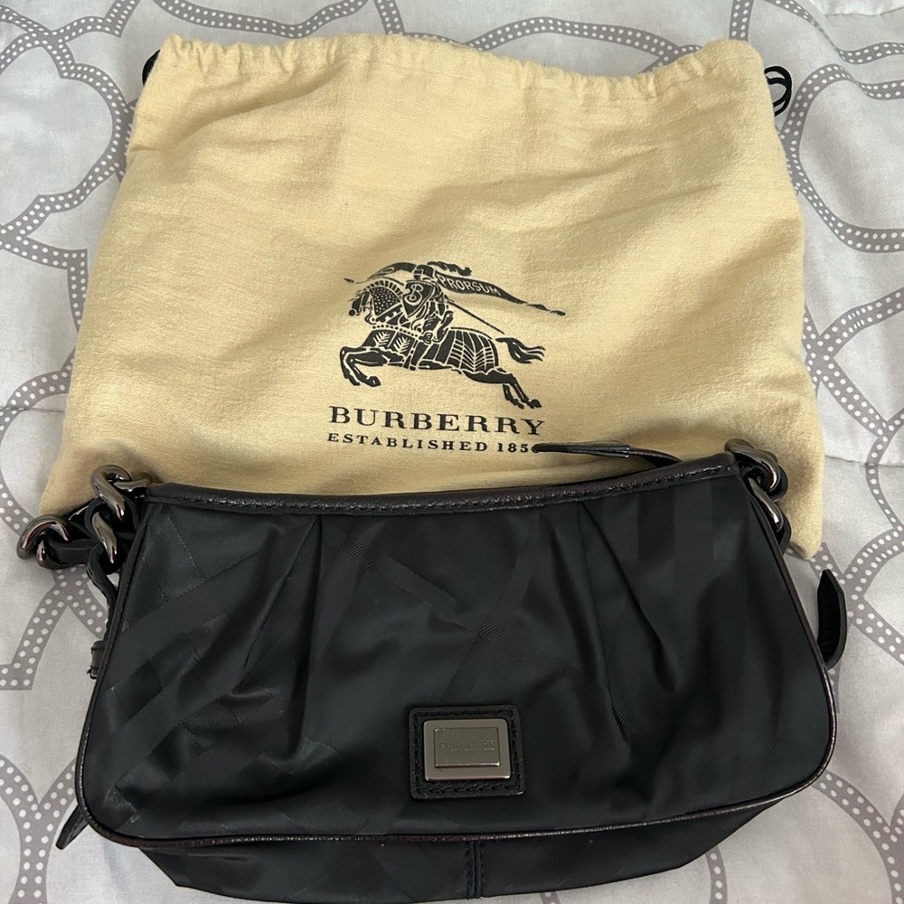Burberry Black Clutch with Sleek Design